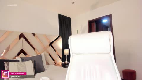 Fernanda Davila online show from February 19, 2026, 10:17 pm