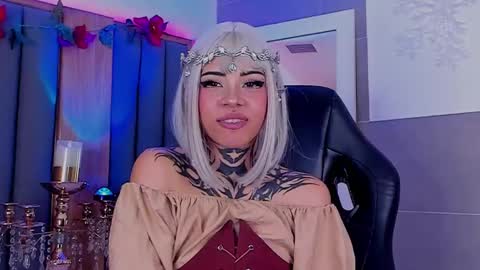 Snapshot of misstomie_ chatting on January 31, 2025, 5:21 pm Tomiehelp me get to 100 thumbs up online show from January 31, 2025, 5:21 pm