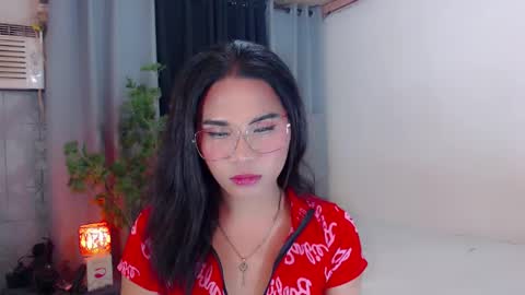 misstrishontop online show from January 8, 2025, 7:13 pm