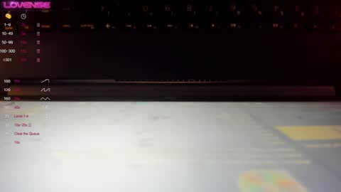 missvalery1 online show from January 22, 2025, 11:32 pm