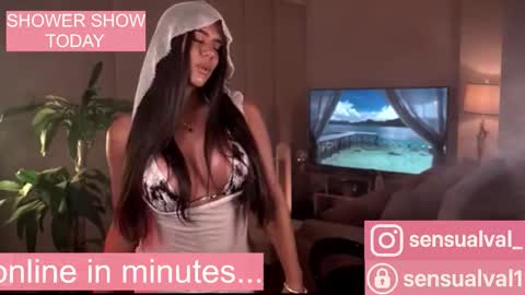 Snapshot of missvalery_1 chatting on November 20, 2025, 7:35 pm OF online show from November 20, 2025, 7:35 pm