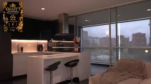Snapshot of missvalery_1 chatting on June 19, 2026, 12:53 pm OF online show from June 19, 2026, 12:53 pm