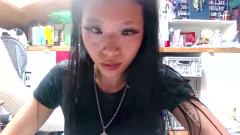 Snapshot of missversatile chatting on June 2, 2026, 5:37 pm Miss Versatile online show from June 2, 2026, 5:37 pm