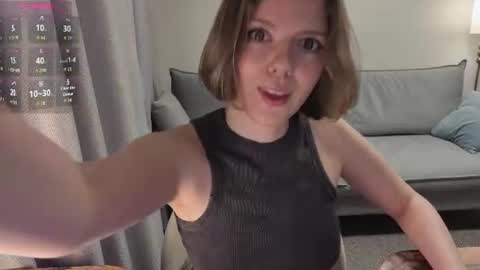 Snapshot of missvikiki chatting on June 14, 2026, 11:18 pm Polly online show from June 14, 2026, 11:18 pm