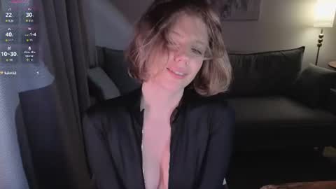 Snapshot of missvikiki chatting on July 12, 2026, 10:01 pm Polly online show from July 12, 2026, 10:01 pm