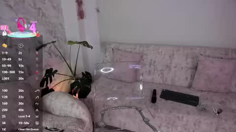 Snapshot of missweetpeach chatting on July 4, 2026, 12:17 am Pau OFmissweetpeach online show from July 4, 2026, 12:17 am
