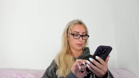 Snapshot of missy_matrix chatting on May 16, 2026, 10:36 am Missy matrix online show from May 16, 2026, 10:36 am