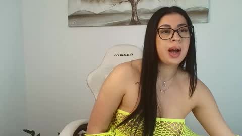 missyscarlet online show from May 2, 2026, 2:33 pm
