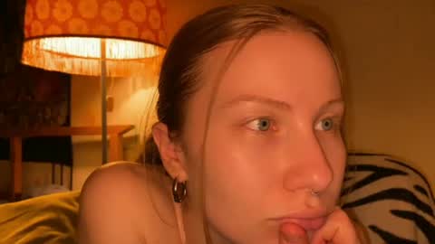 Snapshot of misszlataa chatting on March 6, 2025, 6:59 pm Zlata online show from March 6, 2025, 6:59 pm