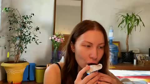 Snapshot of misszlataa chatting on September 29, 2025, 9:03 am Zlata online show from September 29, 2025, 9:03 am