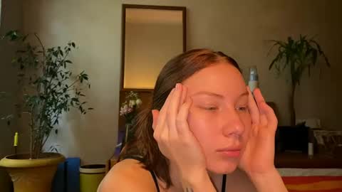 Snapshot of misszlataa chatting on October 5, 2025, 6:45 am Zlata online show from October 5, 2025, 6:45 am