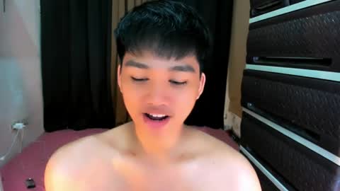 Snapshot of mister_officer chatting on April 17, 2026, 1:36 pm SAINT SACHI will make your day online show from April 17, 2026, 1:36 pm