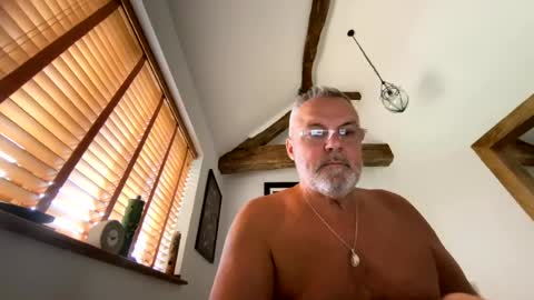 Misterblivs online show from July 26, 2026, 8:10 am
