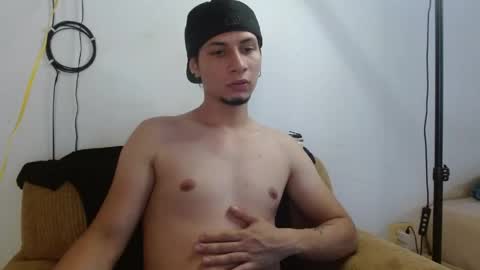 Snapshot of mistermike_69 chatting on April 13, 2026, 9:53 pm mistermike_69 online show from April 13, 2026, 9:53 pm