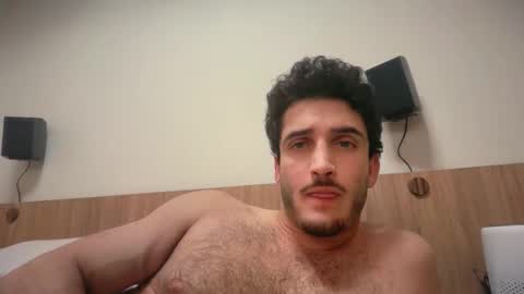 Snapshot of mistozeta chatting on May 12, 2026, 3:25 am Zeta online show from May 12, 2026, 3:25 am