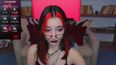 Snapshot of mistress__marcelline chatting on November 21, 2025, 9:52 am Marcelline online show from November 21, 2025, 9:52 am