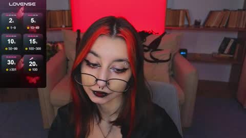 Snapshot of mistress__marcelline chatting on November 27, 2025, 10:50 am Marcelline online show from November 27, 2025, 10:50 am