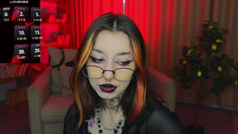 Snapshot of mistress__marcelline chatting on May 5, 2026, 1:57 am Marcelline online show from May 5, 2026, 1:57 am