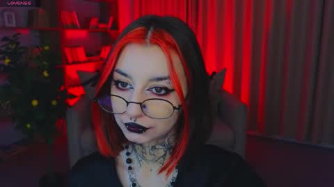Snapshot of mistress__marcelline chatting on May 19, 2026, 1:22 am Marcelline online show from May 19, 2026, 1:22 am