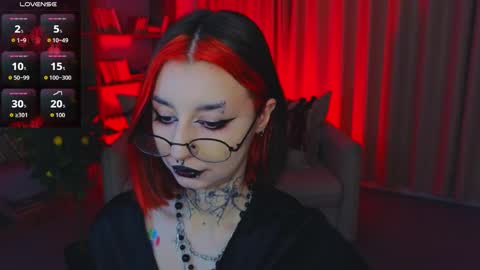 Snapshot of mistress__marcelline chatting on May 19, 2026, 1:56 am Marcelline online show from May 19, 2026, 1:56 am