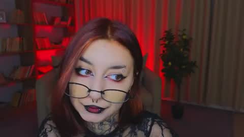 Snapshot of mistress__marcelline chatting on June 25, 2026, 2:44 am Marcelline online show from June 25, 2026, 2:44 am