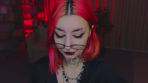 Snapshot of mistress__marcelline chatting on July 30, 2026, 2:10 am Marcelline online show from July 30, 2026, 2:10 am