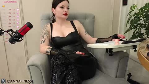 Her Infernal Majesty online show from February 4, 2025, 7:33 pm