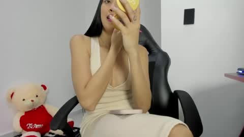 Snapshot of mistress_findom chatting on June 14, 2026, 3:52 am mistress_findom online show from June 14, 2026, 3:52 am