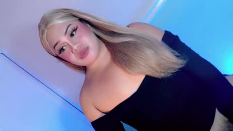 mistress_marta69 online show from October 18, 2025, 11:16 pm