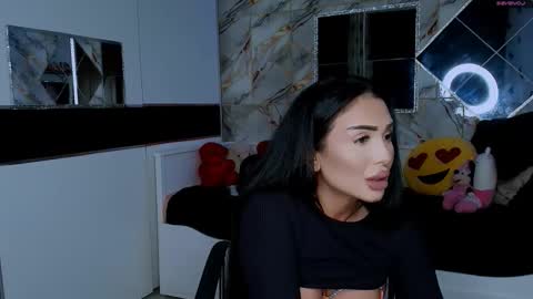 Snapshot of mistress_meryem chatting on October 18, 2025, 12:02 am mistress_meryem online show from October 18, 2025, 12:02 am