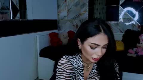 Snapshot of mistress_meryem chatting on November 25, 2025, 12:32 am mistress_meryem online show from November 25, 2025, 12:32 am
