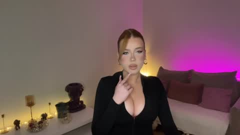 Snapshot of mistress_of_hearts chatting on April 6, 2026, 4:19 pm Mia online show from April 6, 2026, 4:19 pm