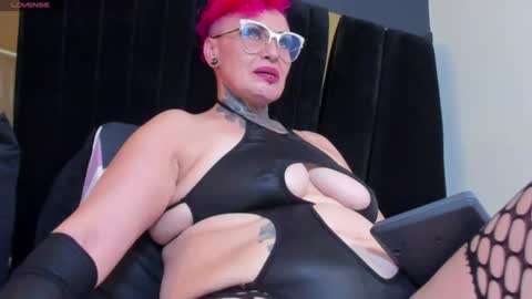 Snapshot of mistress_sandy chatting on July 17, 2026, 9:52 pm Sandy Mistress online show from July 17, 2026, 9:52 pm