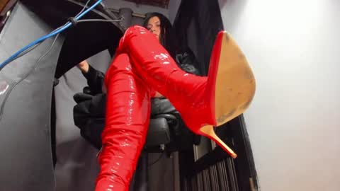Snapshot of mistressanna_ chatting on July 14, 2026, 2:05 am Mistress Anna Alves online show from July 14, 2026, 2:05 am