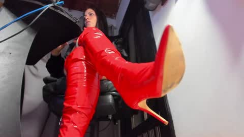 Snapshot of mistressanna_ chatting on July 15, 2026, 1:22 am Mistress Anna Alves online show from July 15, 2026, 1:22 am