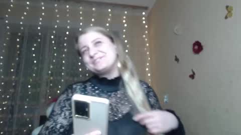 Snapshot of mistresscaro chatting on April 1, 2026, 8:17 pm mistresscaro online show from April 1, 2026, 8:17 pm