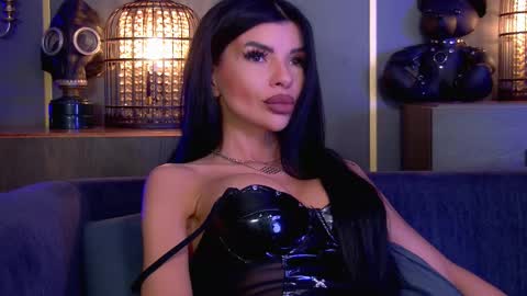 Elenia online show from March 5, 2026, 1:07 pm