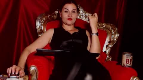 Mistress Fabiola   online show from April 27, 2026, 6:17 pm