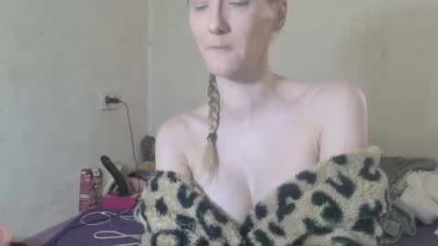 mistressmilly32 online show from February 6, 2026, 8:40 am