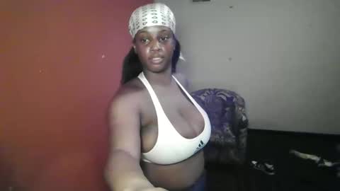 Snapshot of mistressmochareign chatting on March 11, 2026, 12:16 am mistressmochareign online show from March 11, 2026, 12:16 am