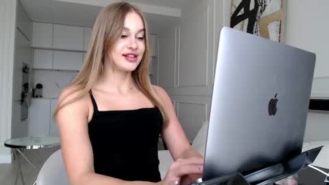 Snapshot of mistressuniverse chatting on May 21, 2026, 7:26 am mistressuniverse online show from May 21, 2026, 7:26 am