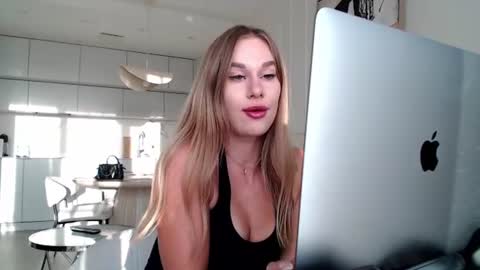 mistressuniverse online show from July 28, 2026, 5:56 pm