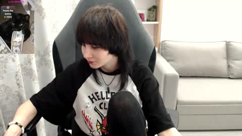 Snapshot of misty_dark chatting on November 7, 2025, 9:04 pm misty_dark online show from November 7, 2025, 9:04 pm