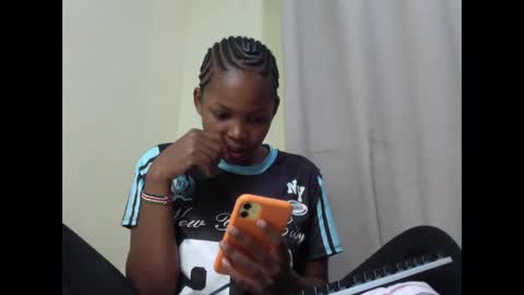 Snapshot of misty_shee chatting on May 3, 2026, 7:47 am misty_shee online show from May 3, 2026, 7:47 am