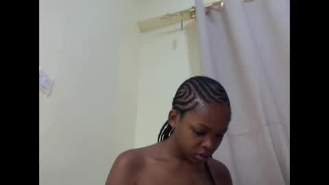 Snapshot of misty_shee chatting on May 4, 2026, 8:32 am misty_shee online show from May 4, 2026, 8:32 am