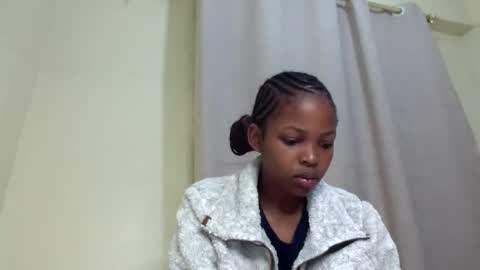 Snapshot of misty_shee chatting on May 12, 2026, 12:35 pm misty_shee online show from May 12, 2026, 12:35 pm