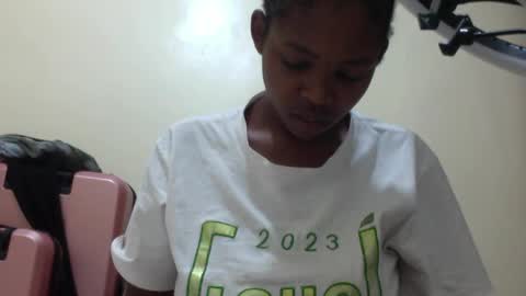 Snapshot of misty_shee chatting on June 16, 2026, 10:29 am misty_shee online show from June 16, 2026, 10:29 am