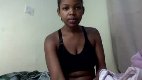Snapshot of misty_shee chatting on June 19, 2026, 12:04 am misty_shee online show from June 19, 2026, 12:04 am