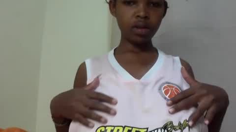 Snapshot of misty_shee chatting on June 27, 2026, 4:23 pm misty_shee online show from June 27, 2026, 4:23 pm