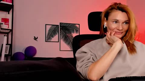 Snapshot of mistybarnes chatting on January 9, 2025, 11:58 am MistyBarnes NONUDE MODEL online show from January 9, 2025, 11:58 am